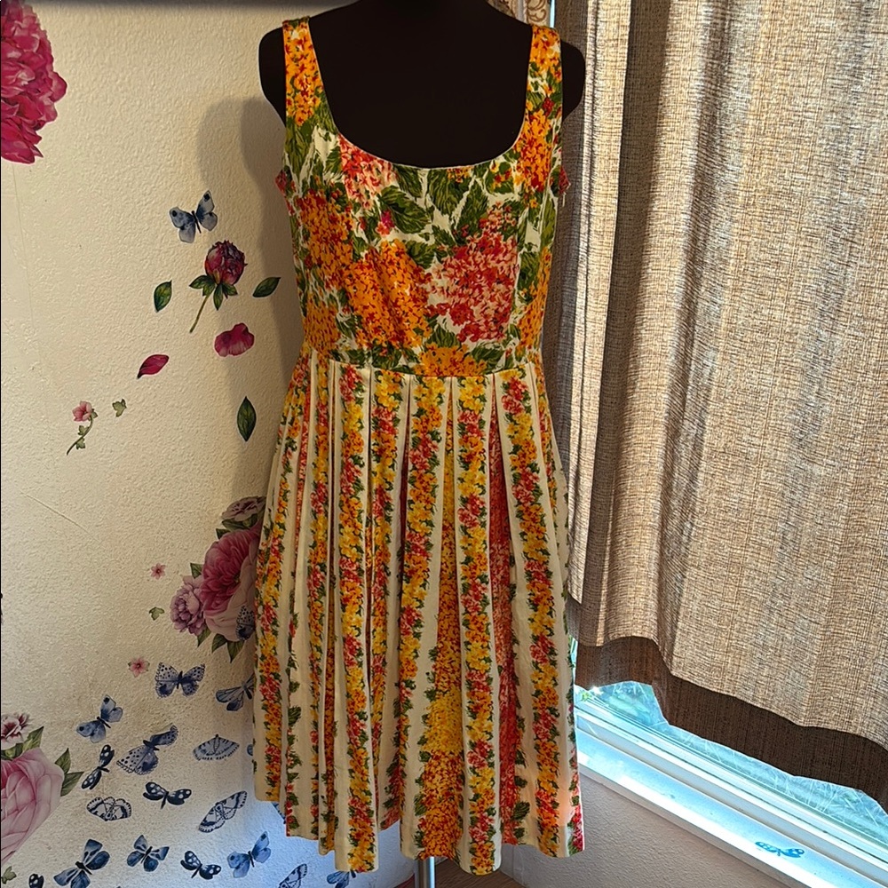 Isaac Mizrahi sleeveless orange and yellow pleated midi sundress. Size 12. - Picture 4 of 17